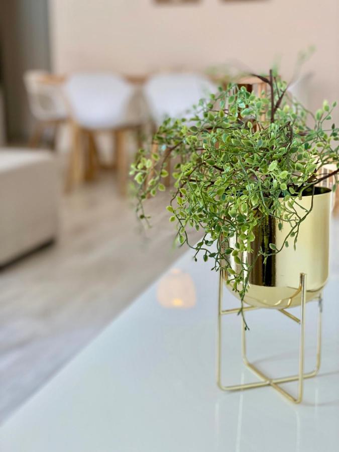 Two-Bedroom Apartment,1053121117:JPEG