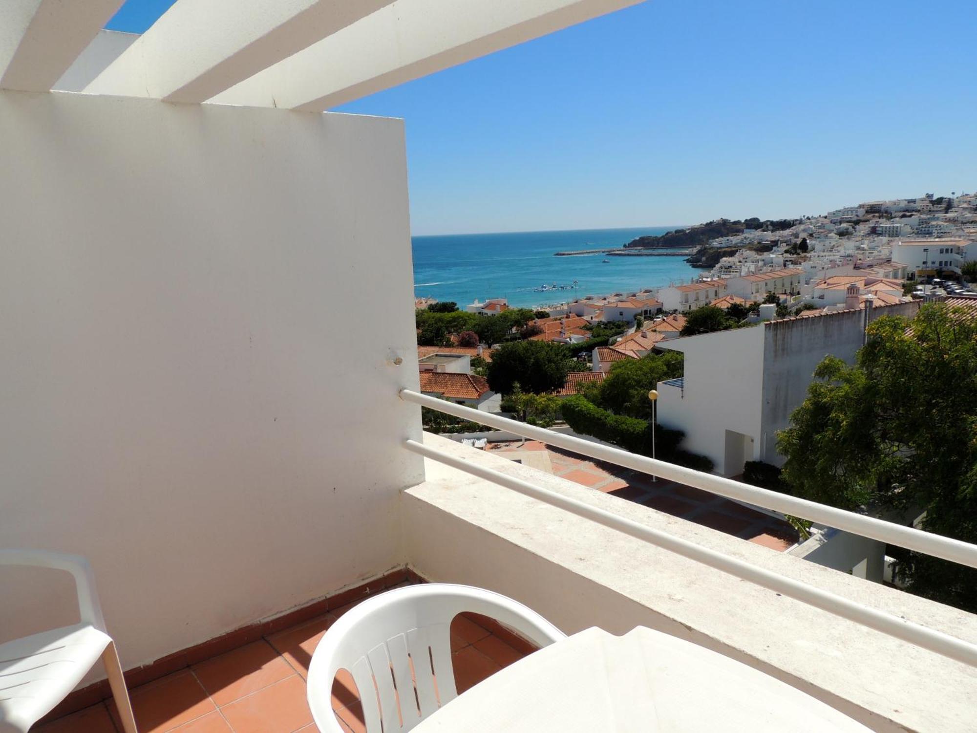 One-Bedroom Apartment Side Sea View,262792369:JPEG