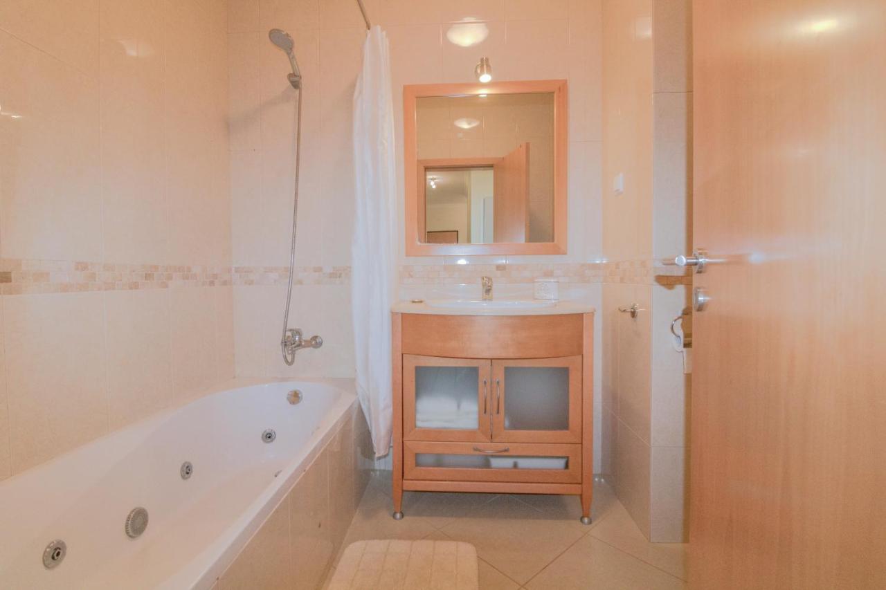 Two-Bedroom Apartment,1247972116:JPEG