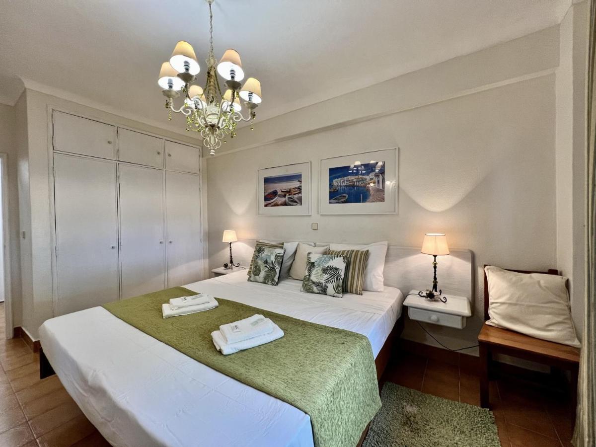 Apartment with Balcony,1295387080:JPEG