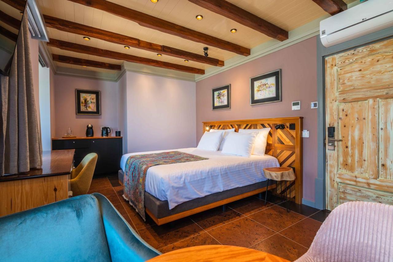 Quarto com Cama de Casal ou 2 de Solteiro e Vista da Cidade