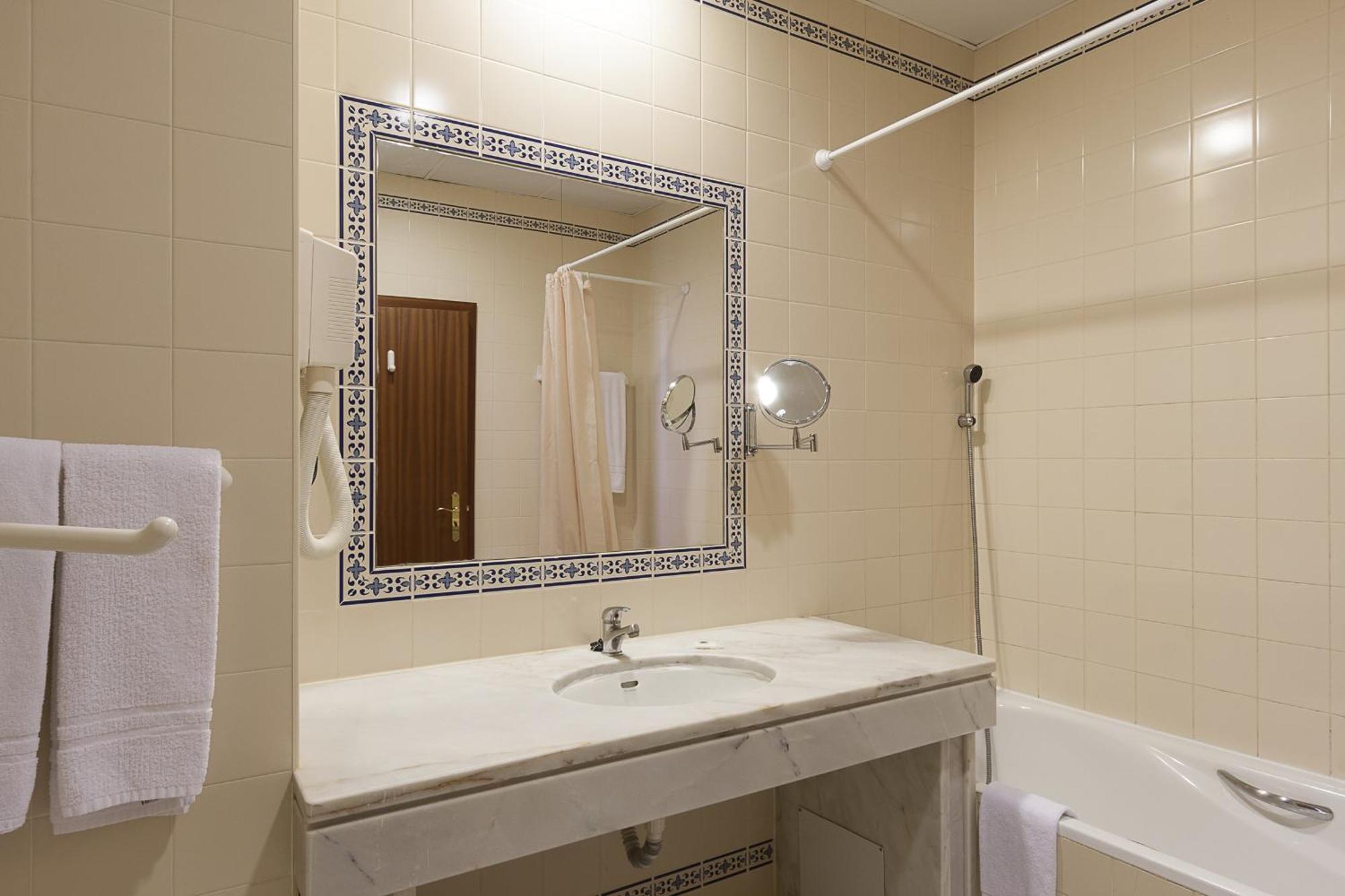 Studio Apartment with Balcony or Terrace