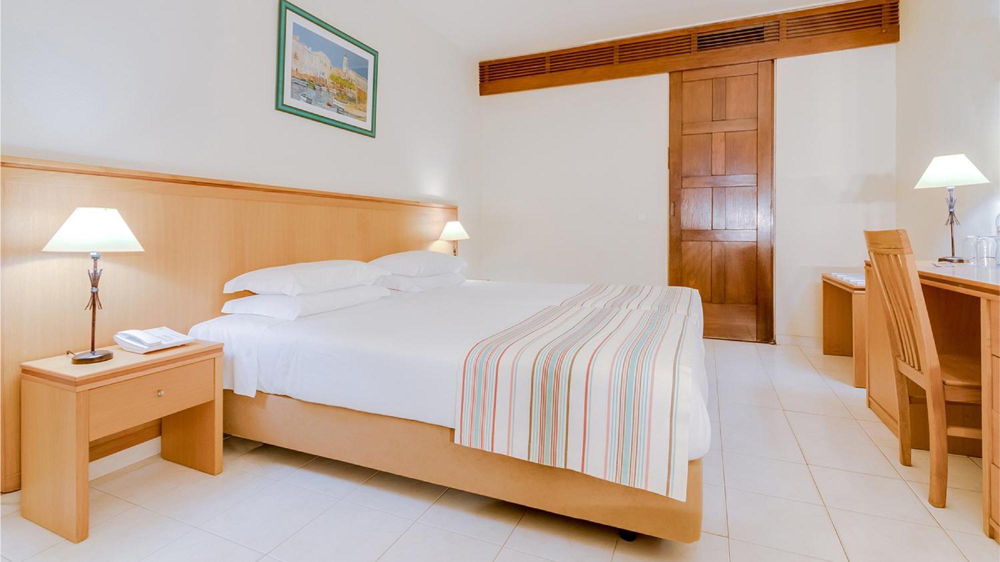 Twin Room,1087316644:JPEG