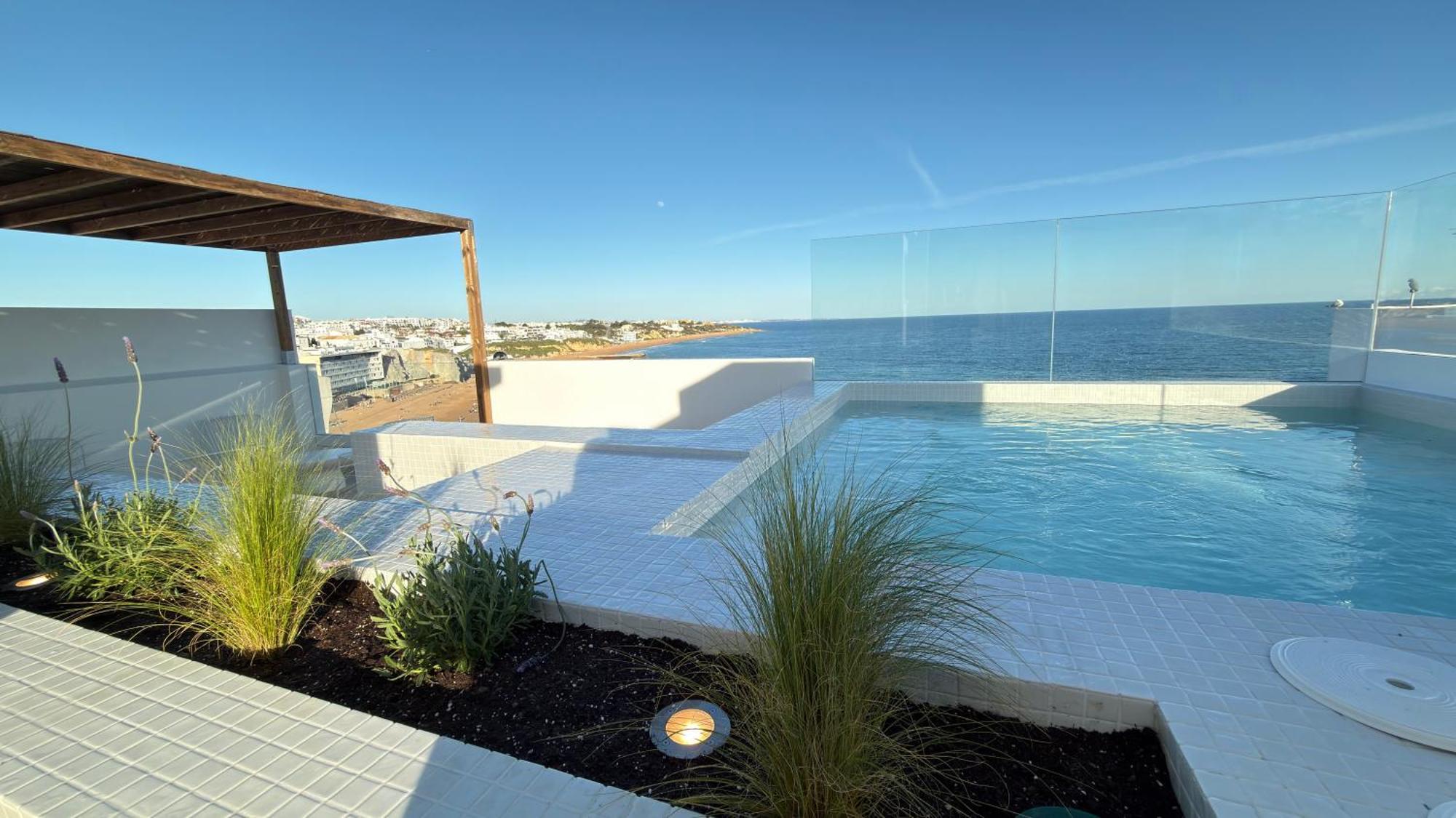 Studio Terrace,1765214129:JPEG