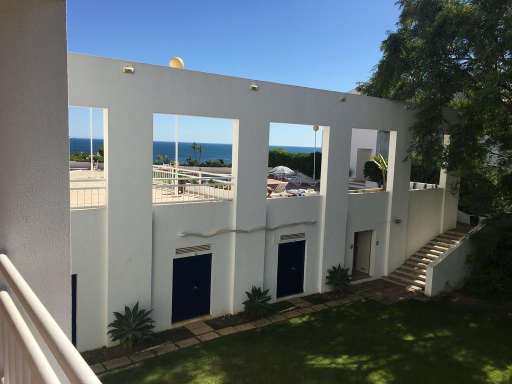 One-Bedroom Apartment with Side Sea View