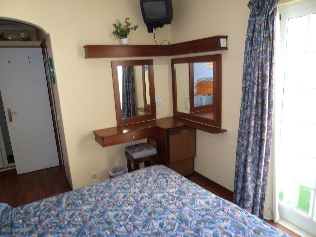 Double Room with Balcony with Back View