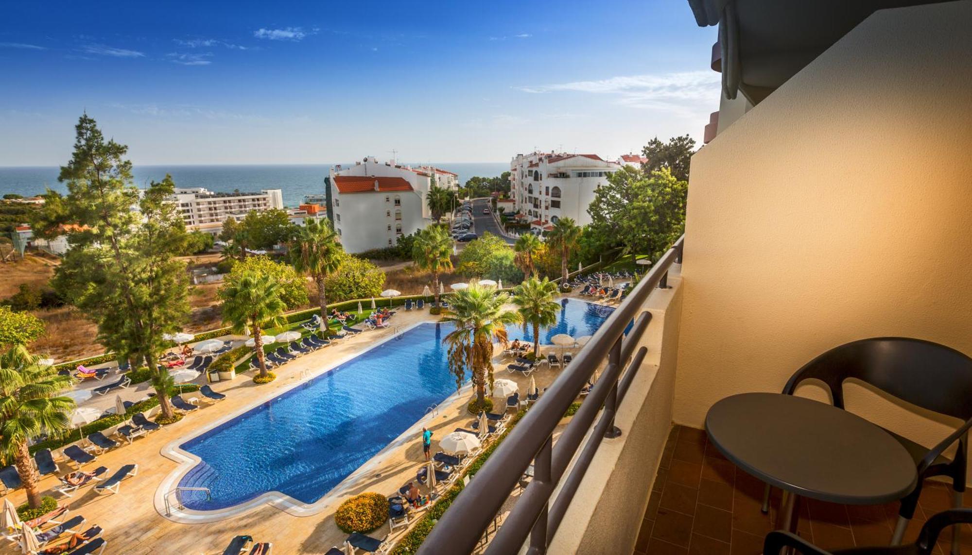 Twin Room Pool View