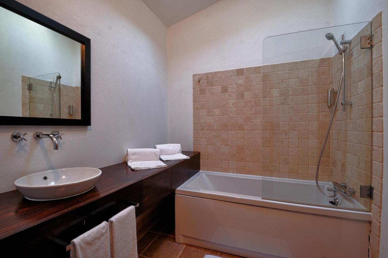 Two-Bedroom Apartment,994630771:JPEG