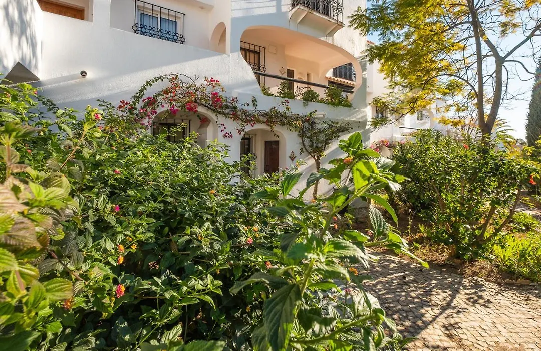 Beach Praia - Sleep 5 - Pool - Free Wi-Fi - Air Con-1