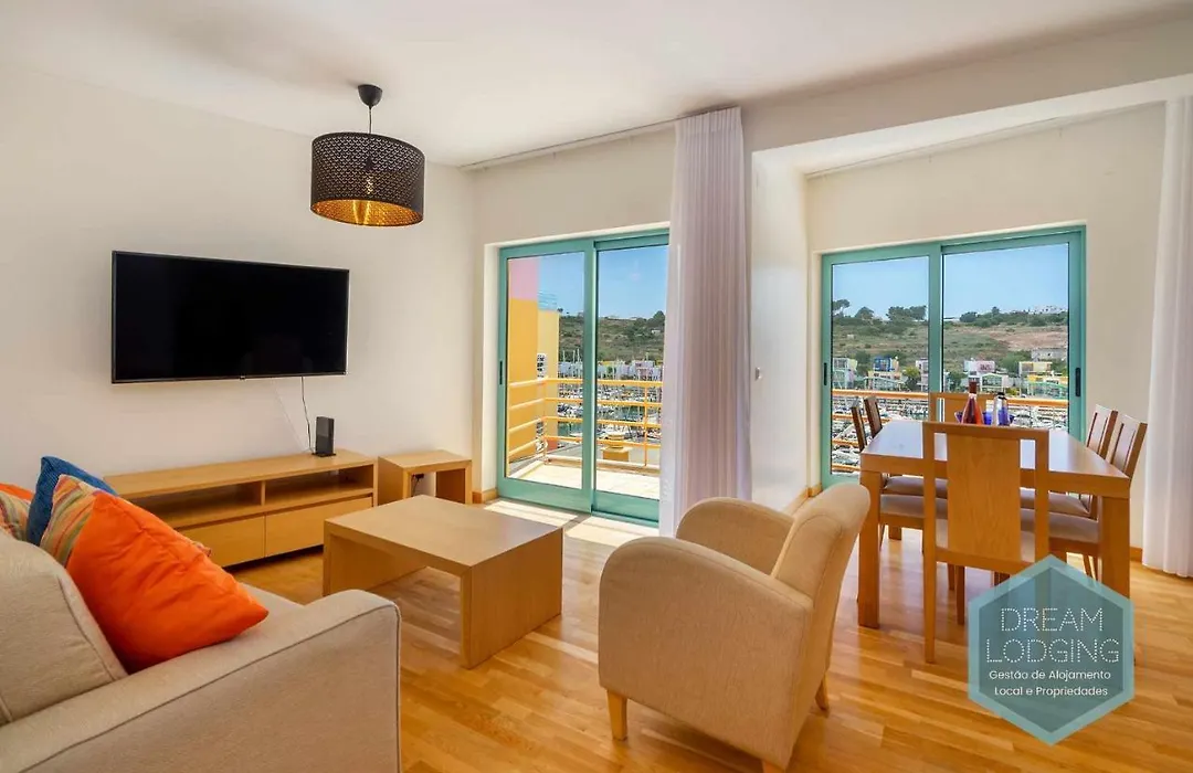 Marina View - Dream Lodging-1