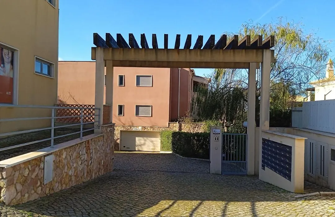 Do Vale T2 Com Piscina-1