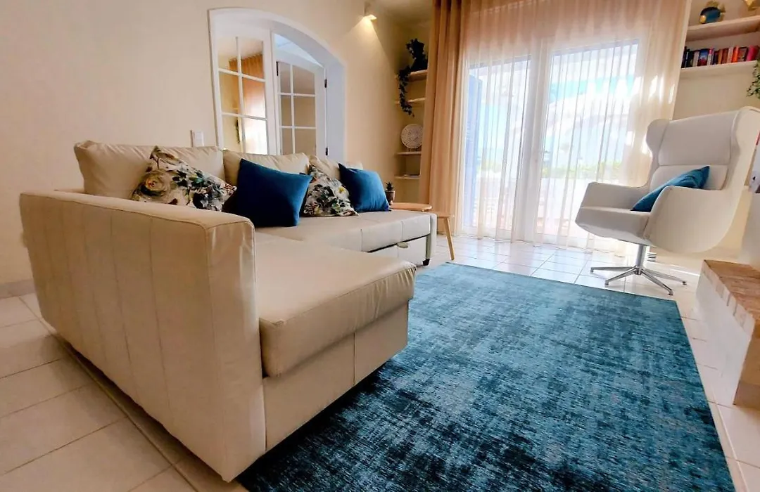 All Dreams Apartment- Windmill Hill-1