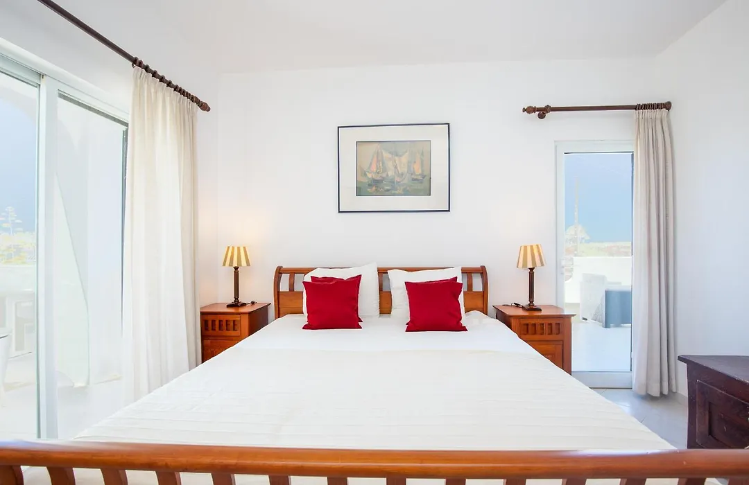 Amazing 2-Bedroom Appartment With Big Terrace!-1