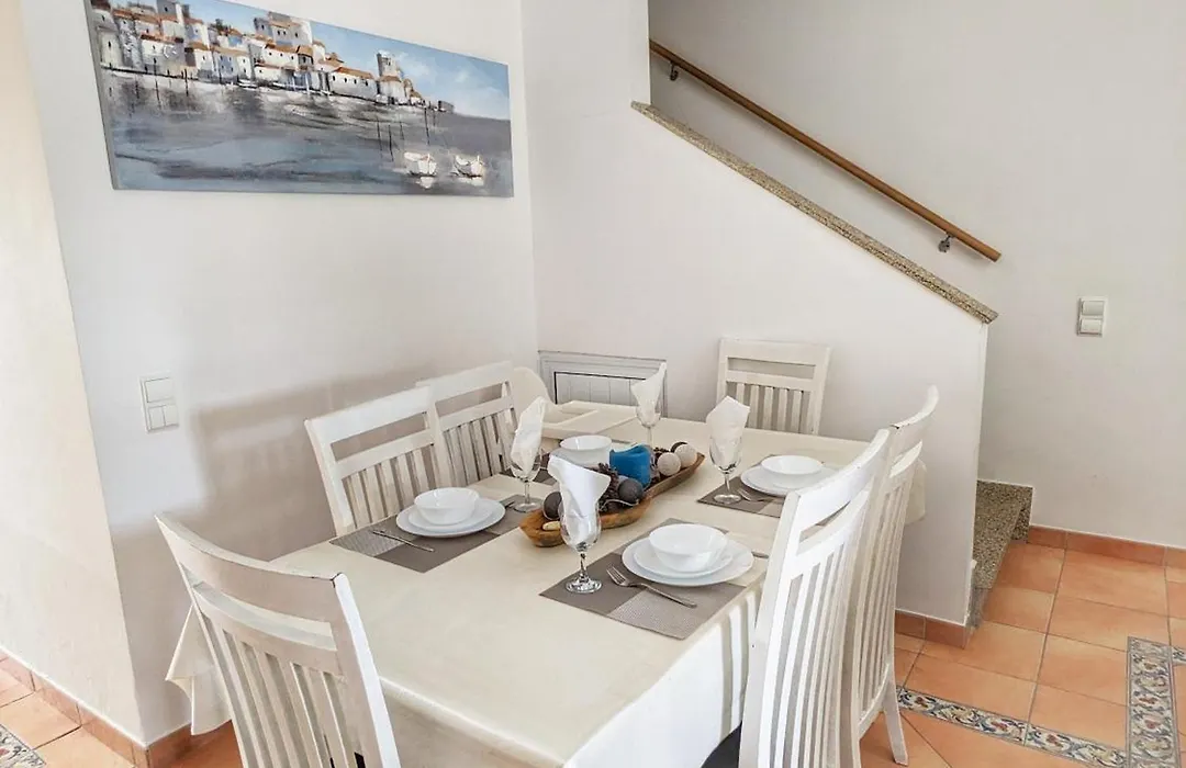 Townhouse 700M From Sao Rafael Beach-1
