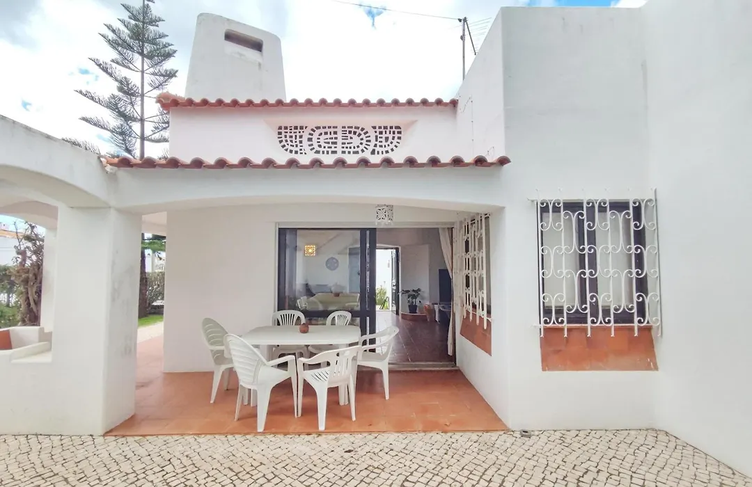 Oura Family House-1