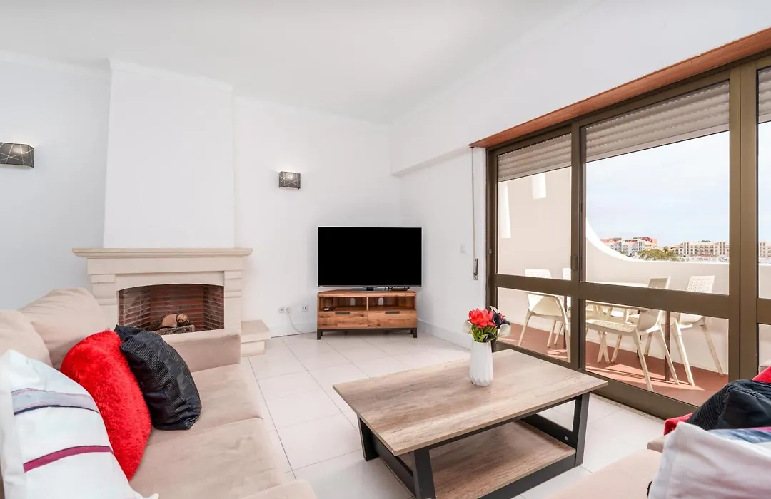 402 - Oura - 2 Bedroomed Apartment - Sea View-1