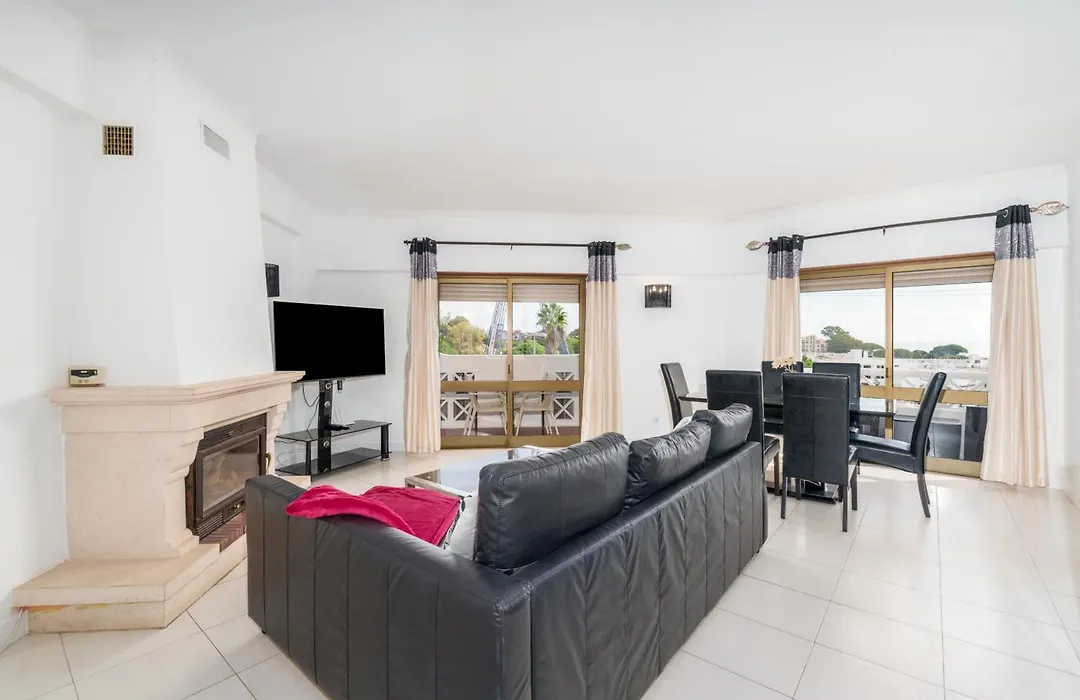 401 - 2 Bedroom Apartment - Oura - Sea View-1