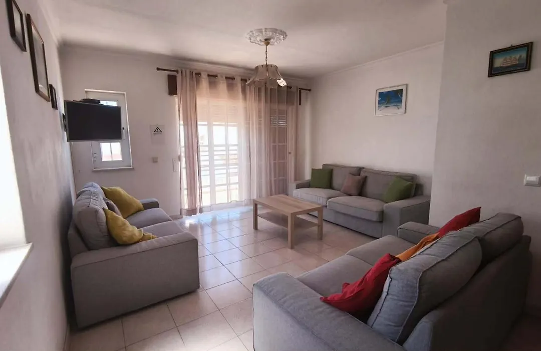 Villa V4 Com Piscina Privada A 400 Metros Da Praia-1