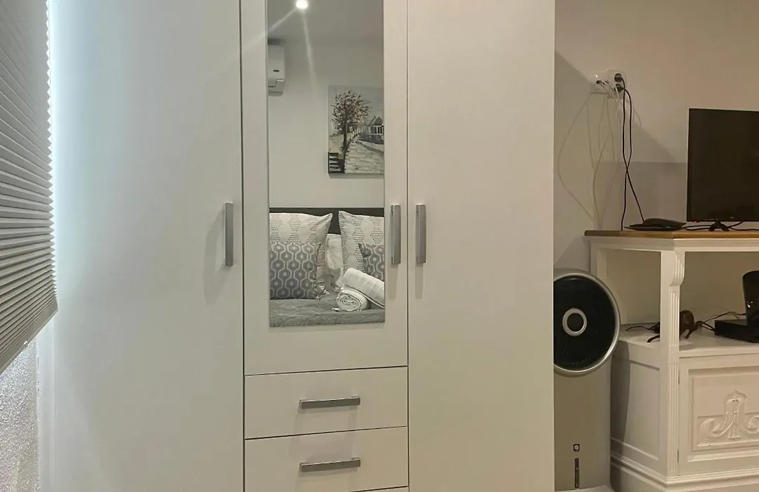 Bayview Apartment 213-1