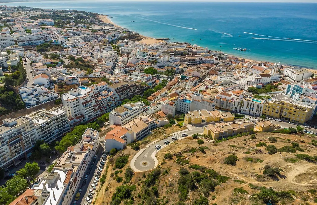 Downtown Albufeira 3-Bedroom Luxury Apartment-1