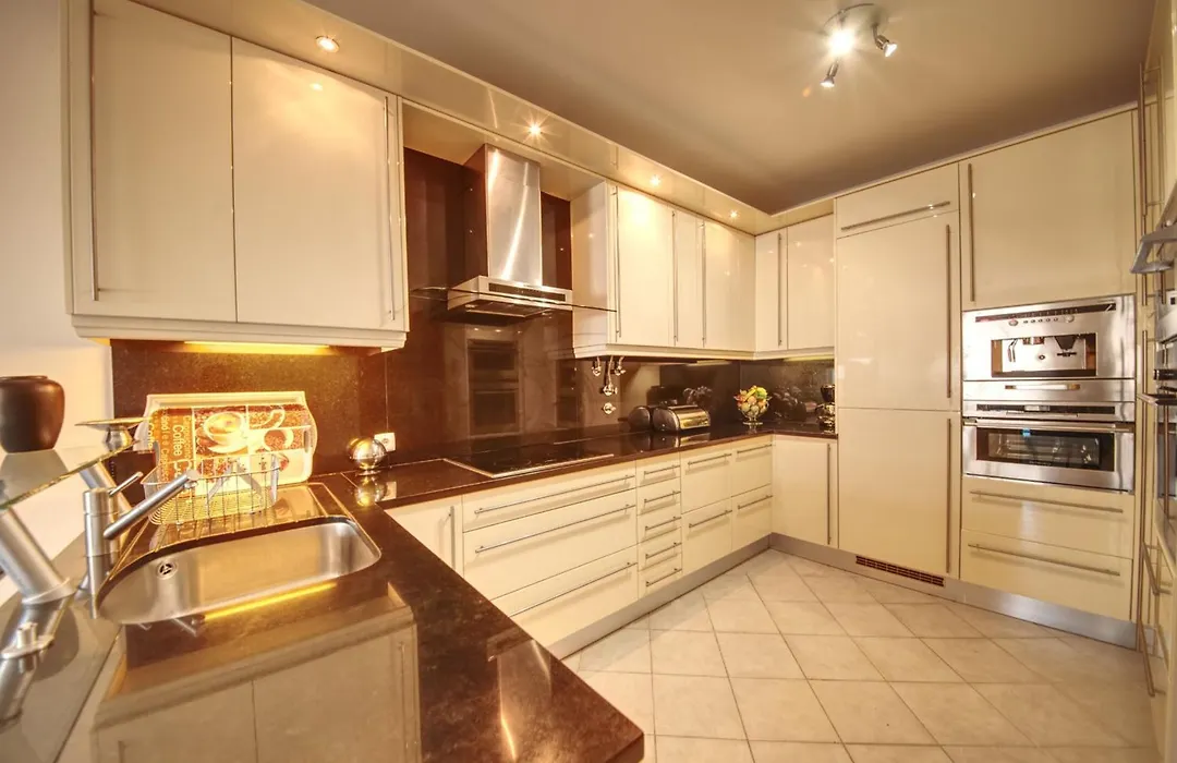 Spacious House With Private Pool In Albufeira-1