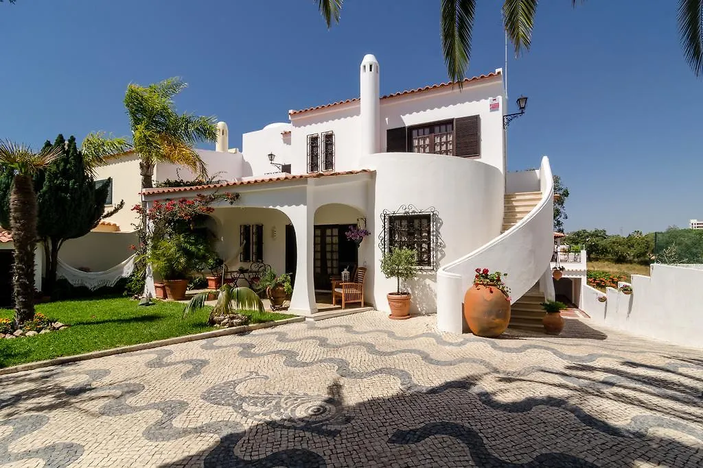 Spacious Villa For 10 With Private Pool Near Albufeira-1
