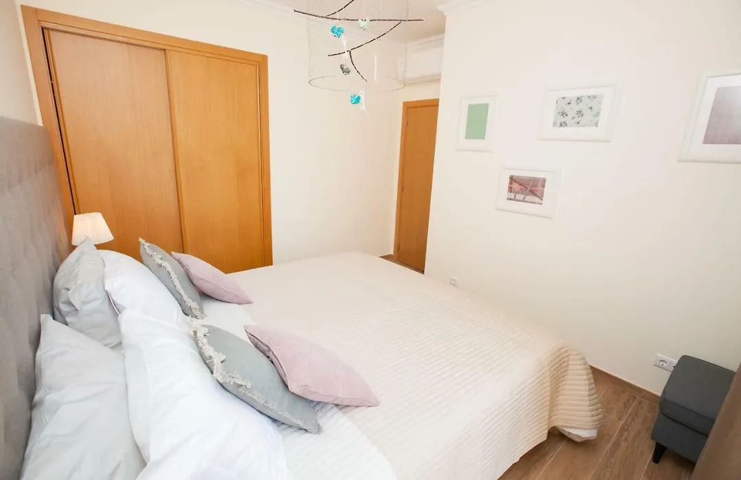 Modern Luxury Apartment Near Harbor Of Albufeira-1