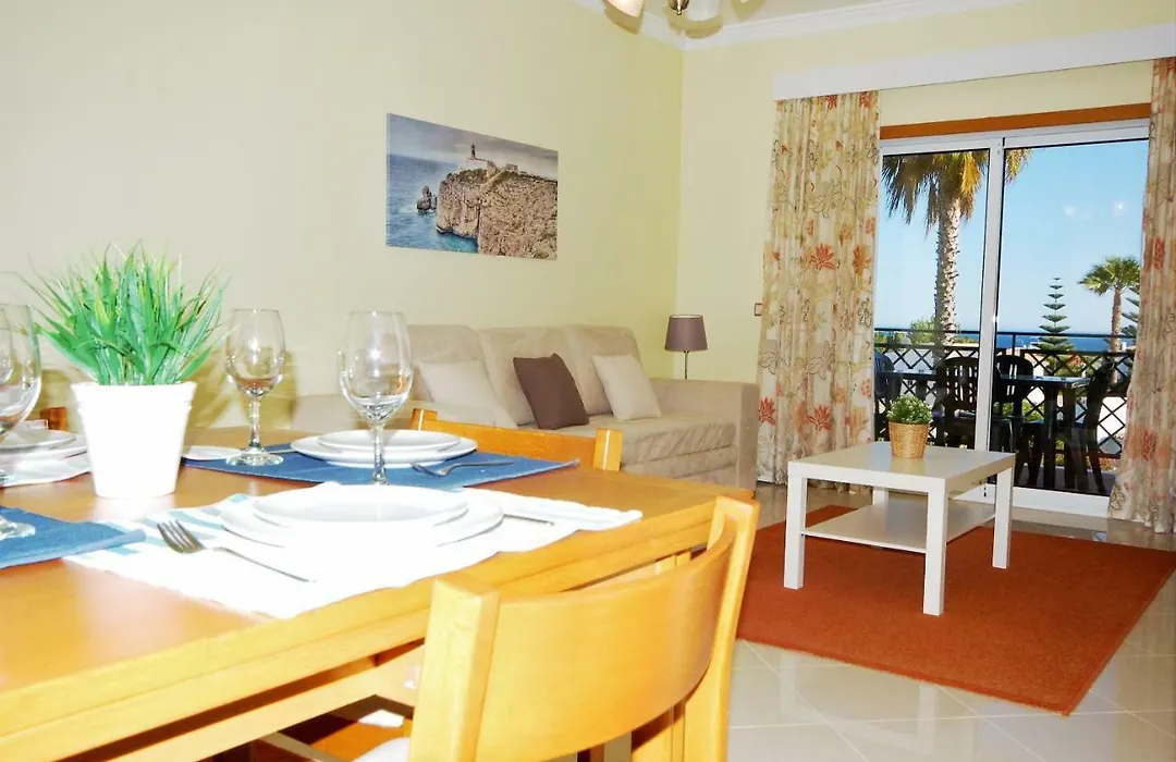 Apartment Coelha Beach - Pool - Free Wi-Fi - Air Con-1