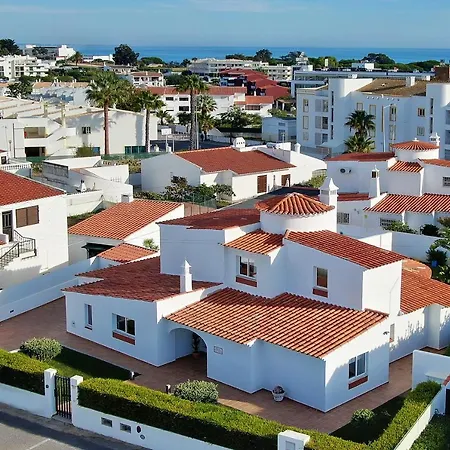 Villa Francella- Relaxing Holidays In An Ideal Location By Dreamvillasalbufeira-2