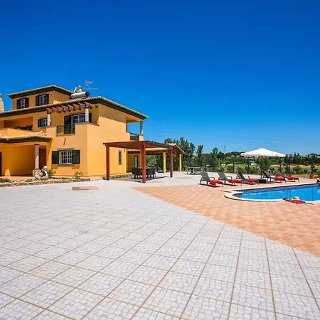 Villa Nincha - Heated Pool - Free Wi-Fi - Air Con-3