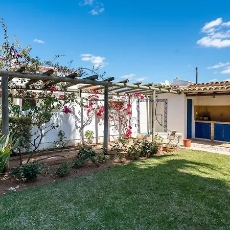 Apartment Castelinho - Pool - Beach - Free Wifi - Air Con-3