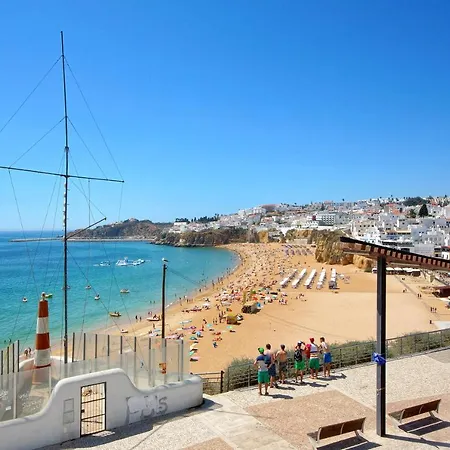Casa Da Bandeira -Perfect Location-Beach Front- Rooftop Pool By Dreamvillasalbufeira-3