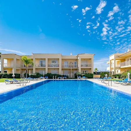Family Holiday Apartment - Centrally Located - Vale De Parra-3