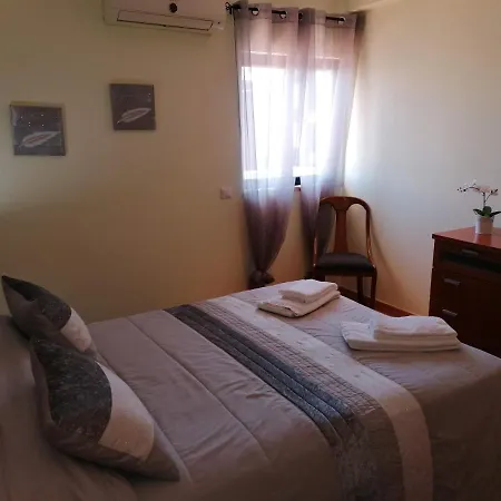 Bel Appartement 2 Chambres Au Coeur D'Albufeira, Proche De La Magnifique Plage De Oura Et Des Loisirs-3