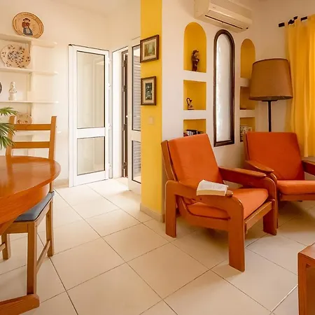 Praia Da Oura Apartment - 100 M From The Beach - By Bedzy-2