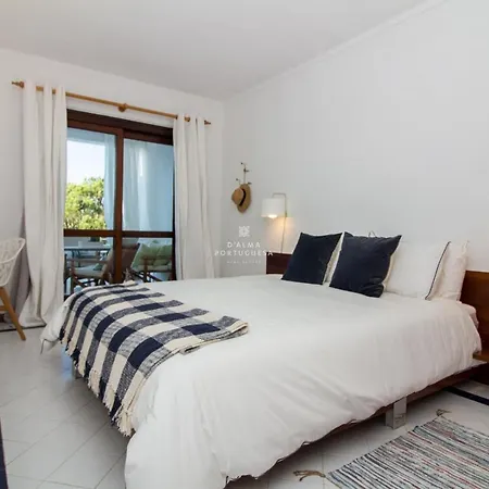 Apartment Salgados Lounge - By Dalma Portuguesa-3