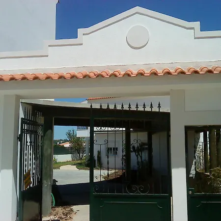 Charming 2-Bed Apartment in Olhos de Agua-2