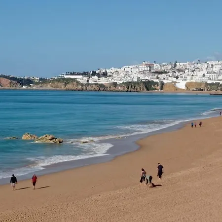 Spacious Comfort 1 Bedroom Apartment With Pool 300M From The Beach-2