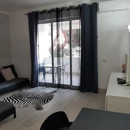 Charming Apartment Olhos De Agua-3