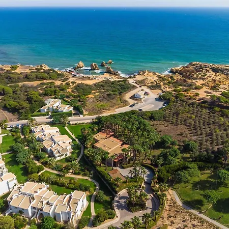 Coastal Retreat With Pool And Beach Access By Drago Rentals-3