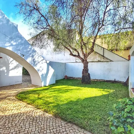 Oura Family House-2