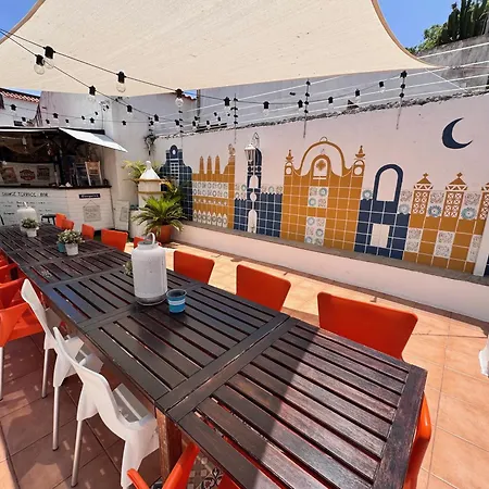 Orange Terrace Hostel-2