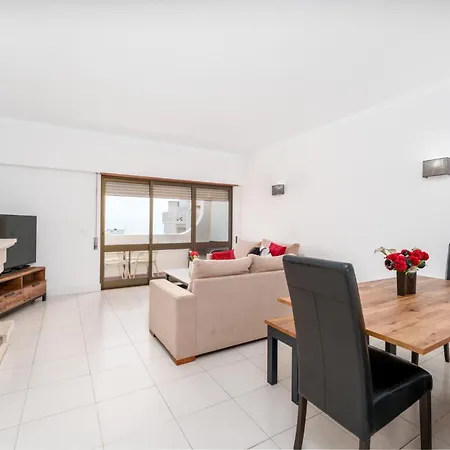 402 - Oura - 2 Bedroomed Apartment - Sea View-2