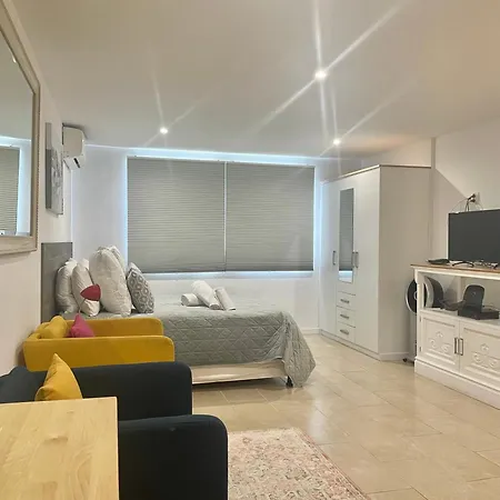 Bayview Apartment 213-2