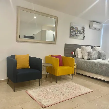 Bayview Apartment 213-3
