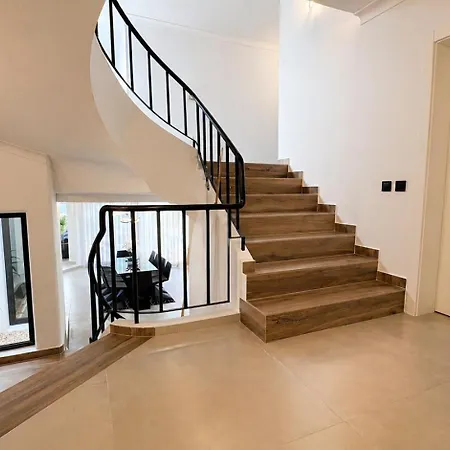 Villa Cristina 17 - Pool & 10 Min Walk From Beach-3