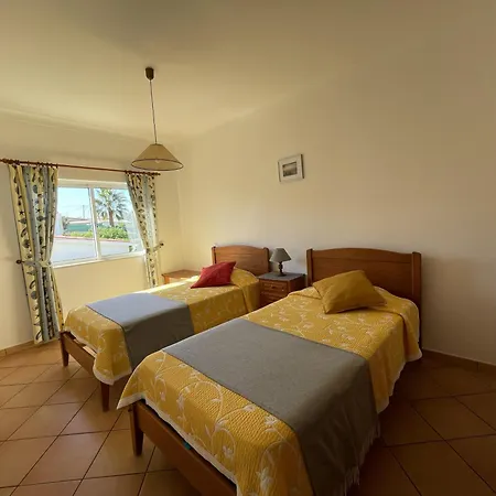 Villa Eber - Independent 1 & 2 Bedroom Apartments, Pool, Air Con, Fast Wi-Fi, Near Old Town Of Albufeira And Beaches-3