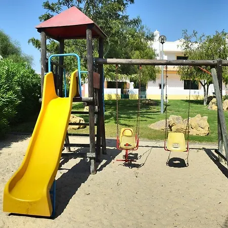 Townhouse 700M From Sao Rafael Beach-2