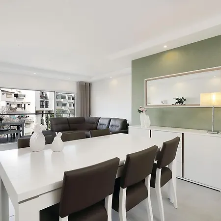 Original 3 Bedroom Downtown-3