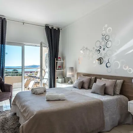 Stilysh 1Br Apartment Pool & Private Parking Walk To Beach 150M And City Center Sleeps 4 (Adults Only)-3